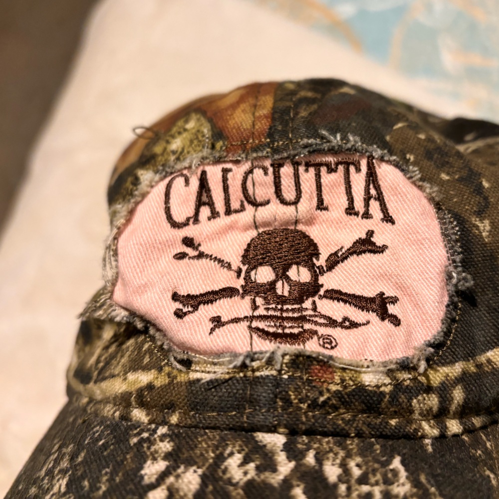 Calcutta ladies camo hat